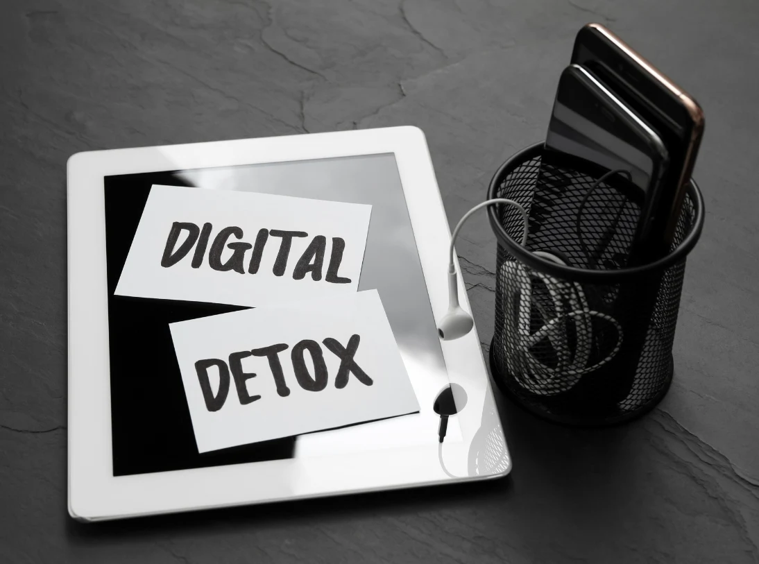 Digital Detox for Entrepreneurs: Finding Balance in a Hyper-Connected World